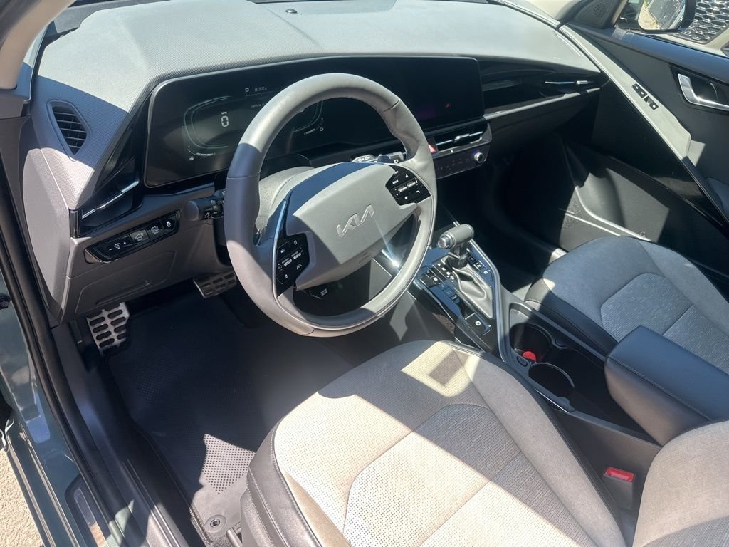 Used 2023 Green Kia SX Touring image 9