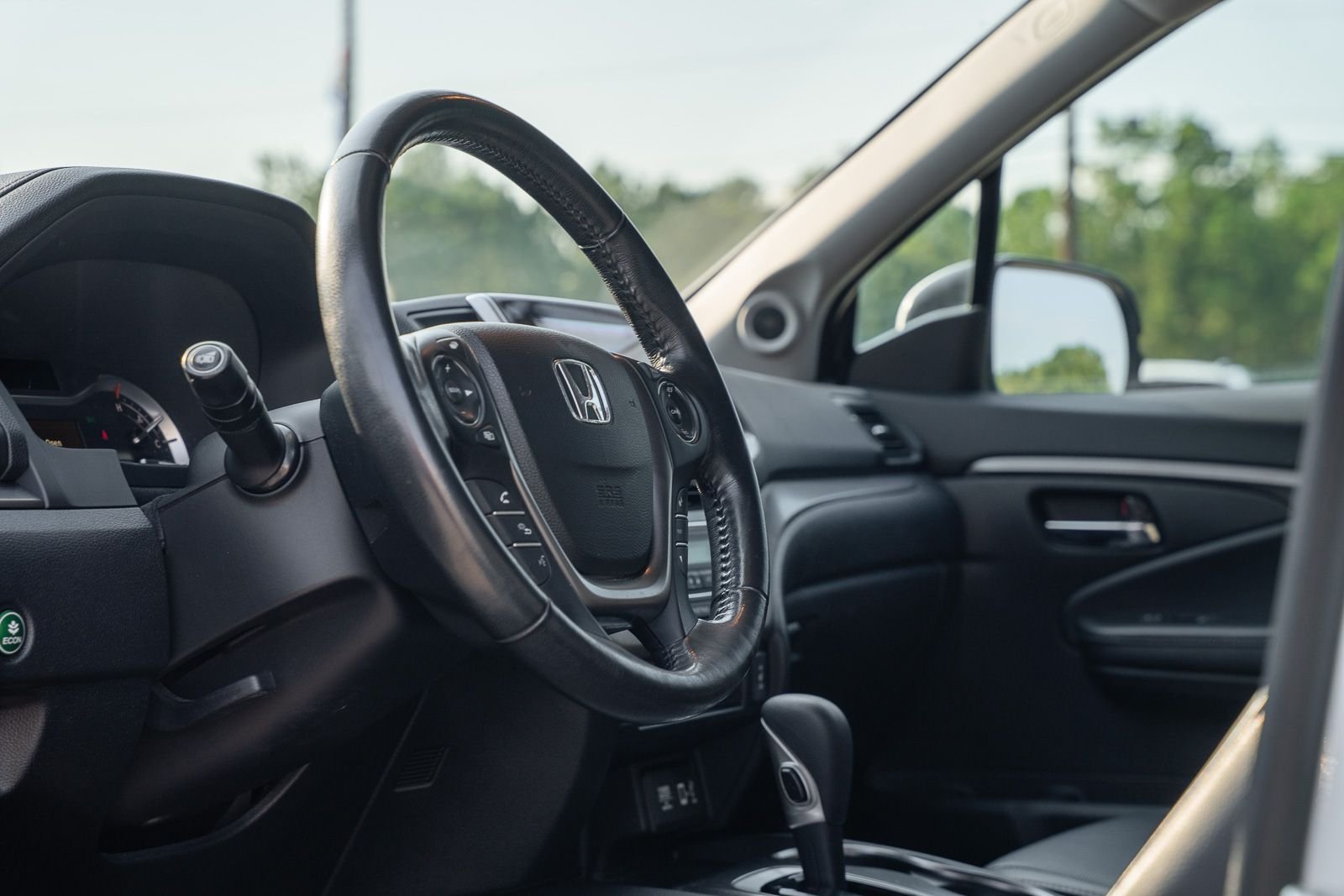 Used 2017 White Honda RTL-T image 19