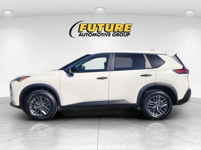 Used 2023 White Nissan S image 6