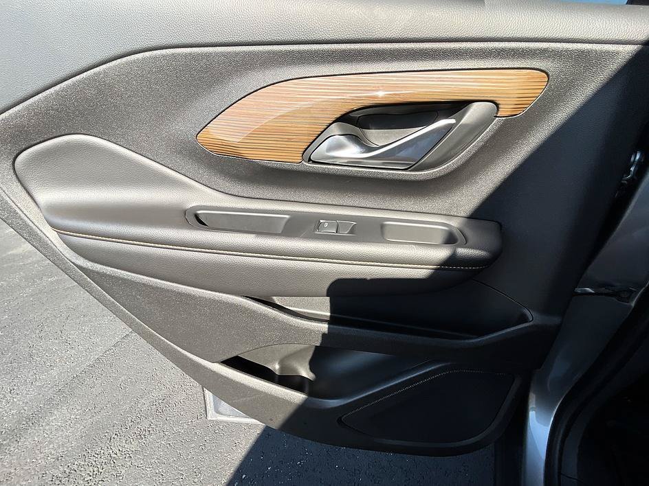 Used 2019 Gray GMC SLE image 30