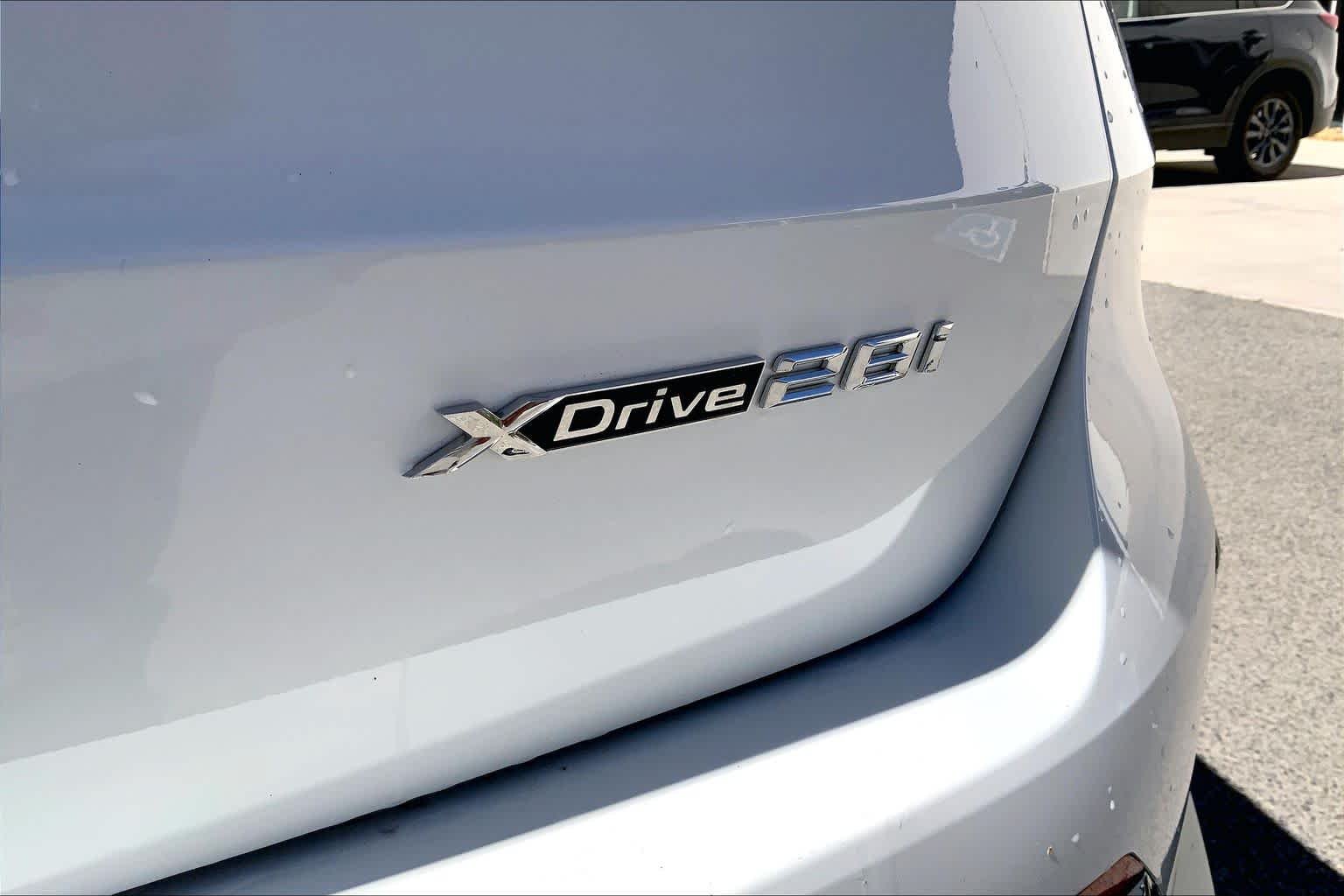 New 2026 Alpine White BMW xDrive28i image 15
