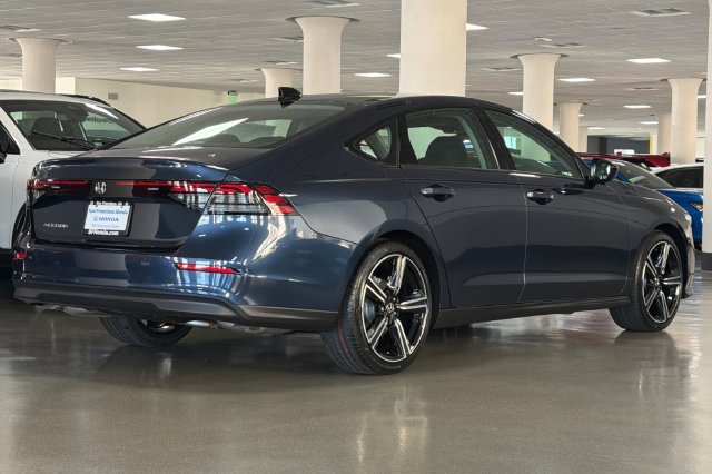 New 2026 Canyon River Blue Metallic Honda SE image 4