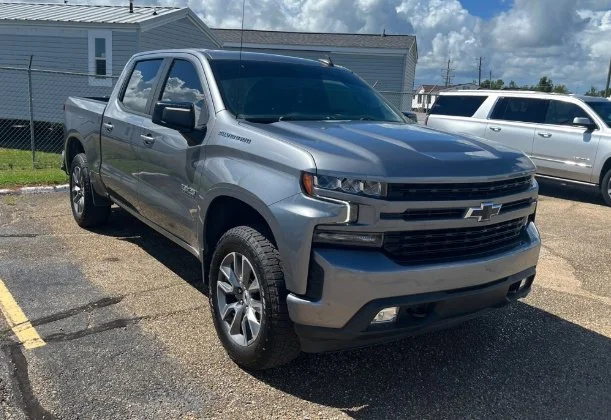 Used 2022 Gray Chevrolet RST image 3