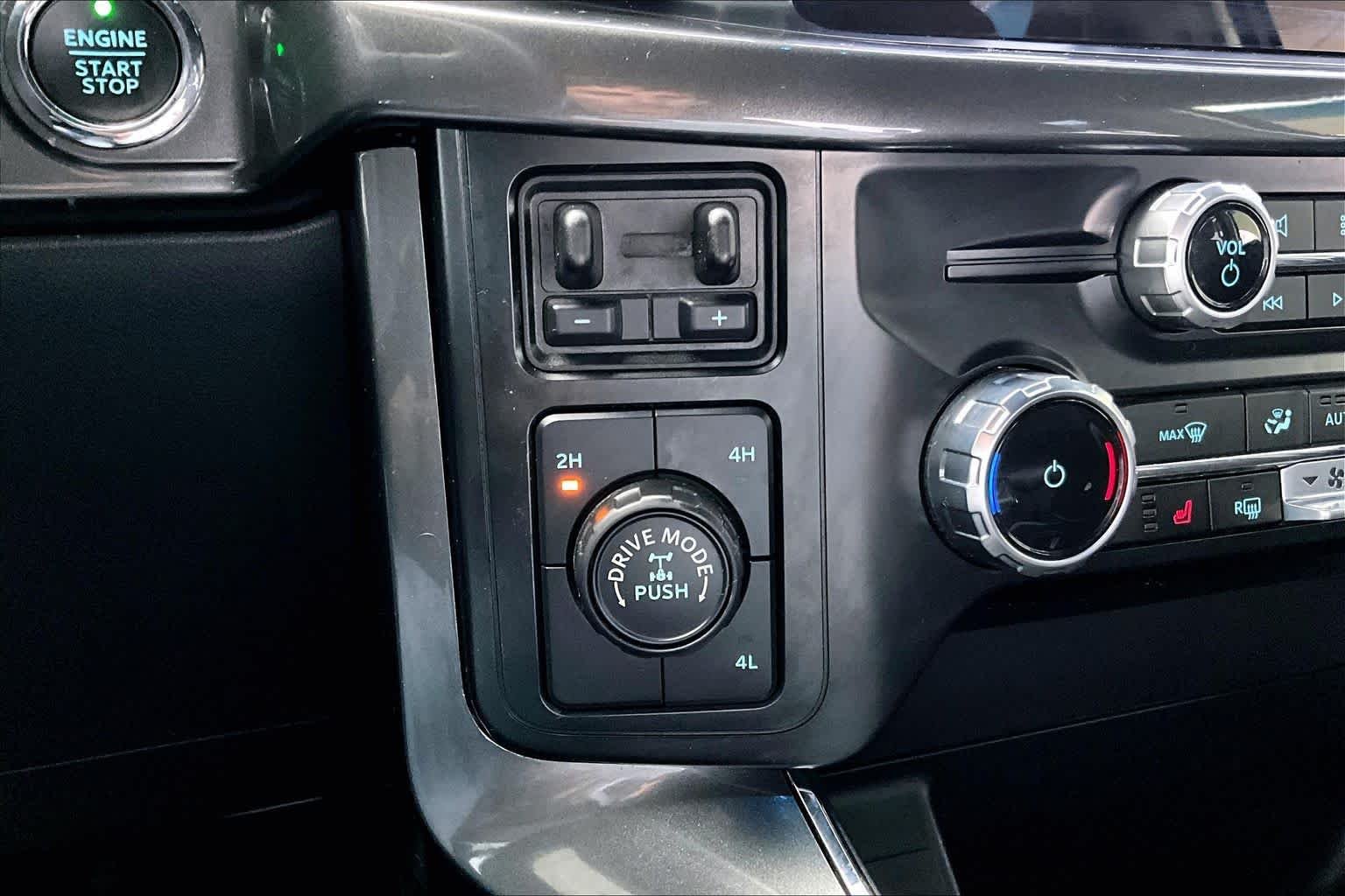 Used 2023 Oxford White Ford XLT image 32