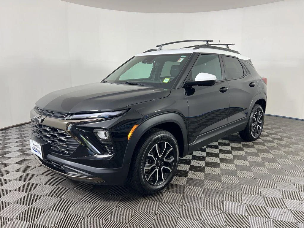 Used 2024 Black Metallic Chevrolet ACTIV image 27