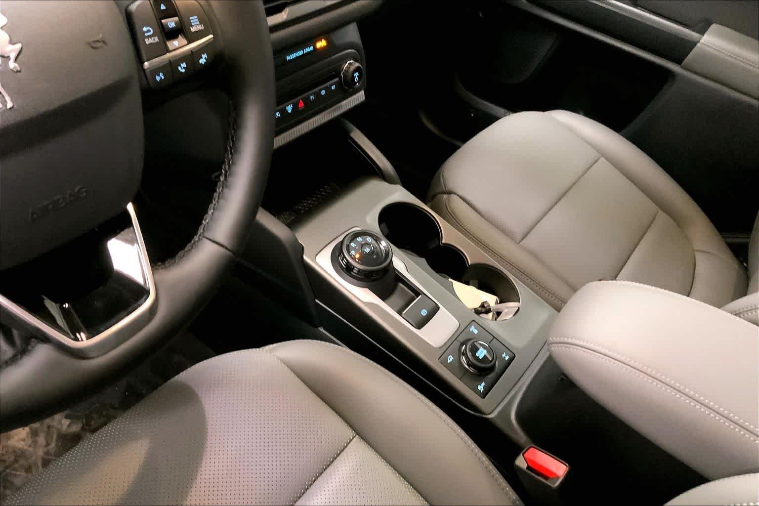 New 2026 Azure Gray Metallic Tri-Coat Ford Badlands® image 6