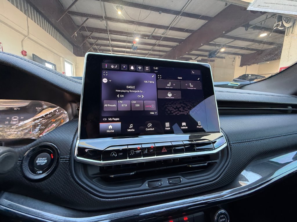 Used 2026 White Jeep Latitude image 21