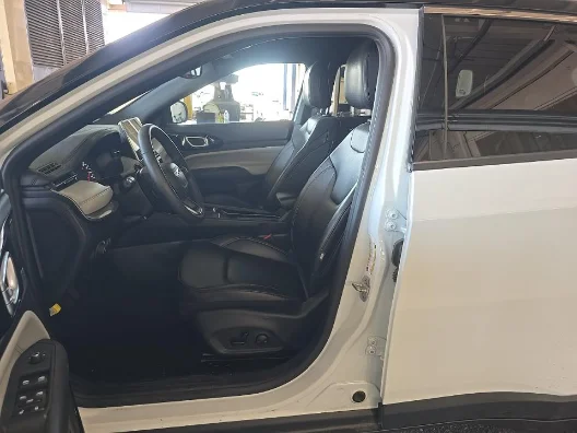 Used 2025 White Jeep Limited image 6