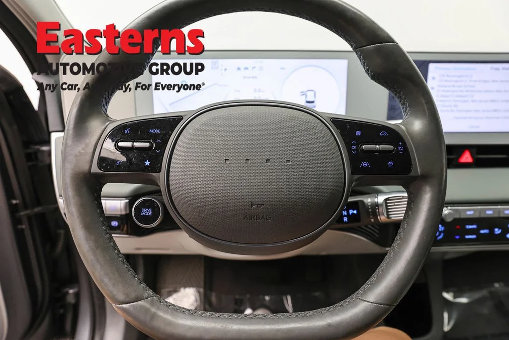 Used 2023 Gray Hyundai SEL image 10