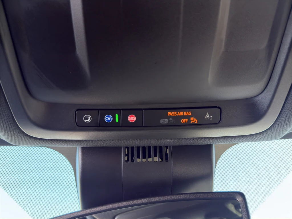 Used 2025 Gray Chevrolet Z71 image 29