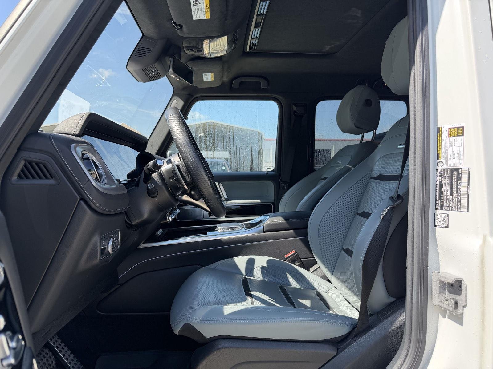 Certified Used 2025 MANUFAKTUR Moonlight White Magno Mercedes-Benz AMG® G 63 image 5