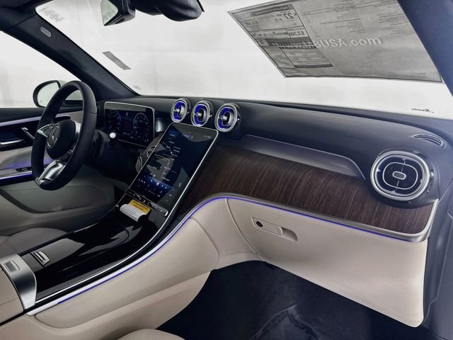 New 2026 Polar White Mercedes-Benz GLC 300 image 29