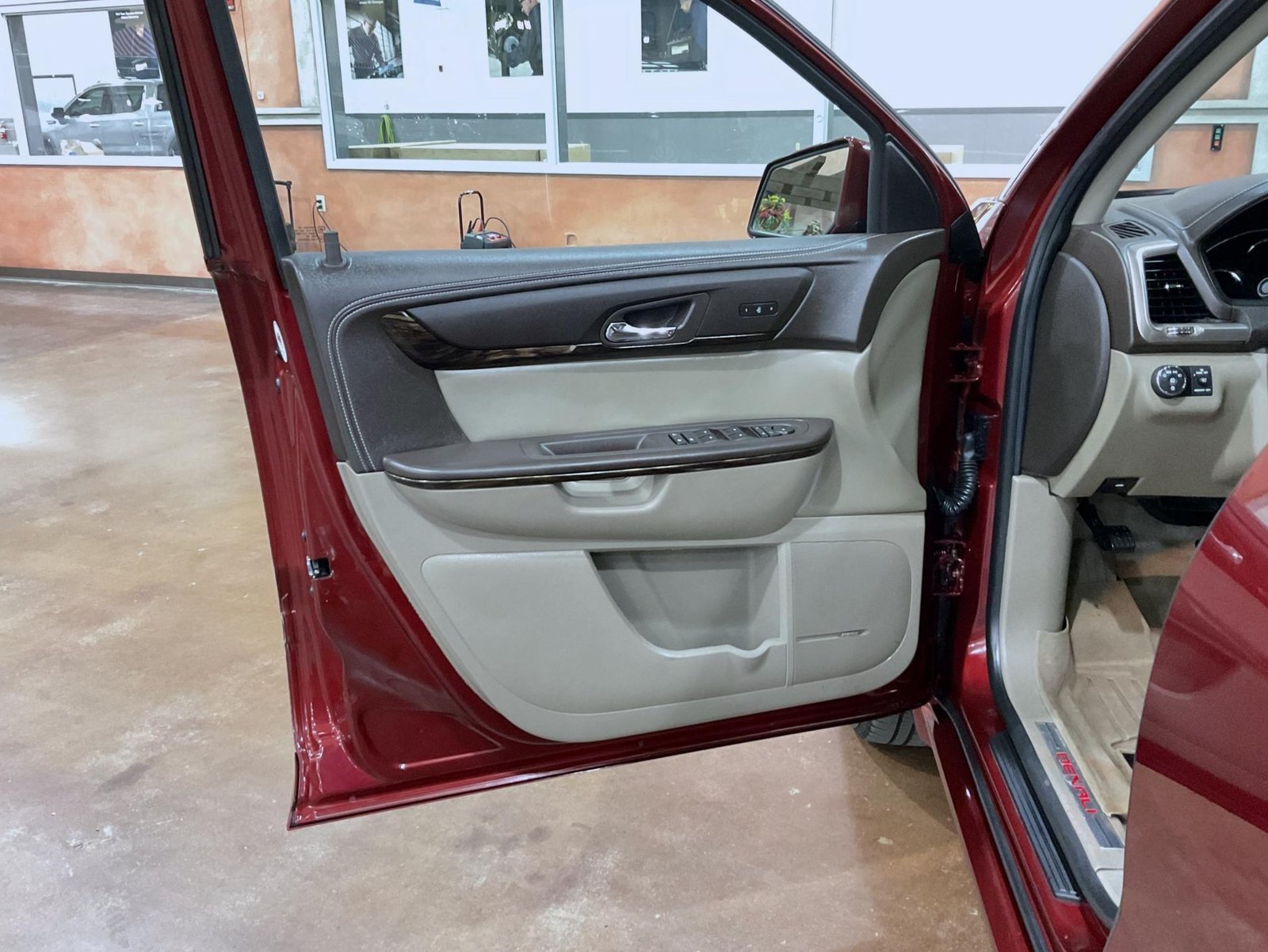 Used 2015 Red GMC Denali image 9