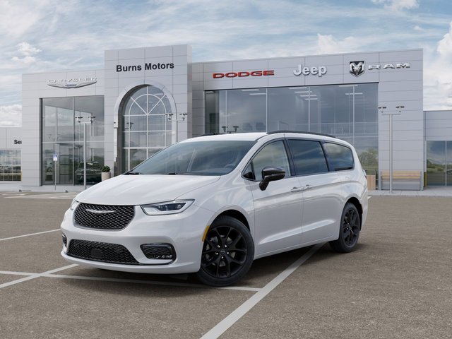 New 2026 Chrysler Pacifica Select S