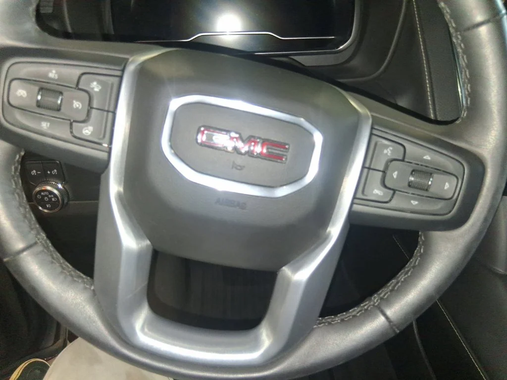 Used 2022 Red GMC SLT image 10