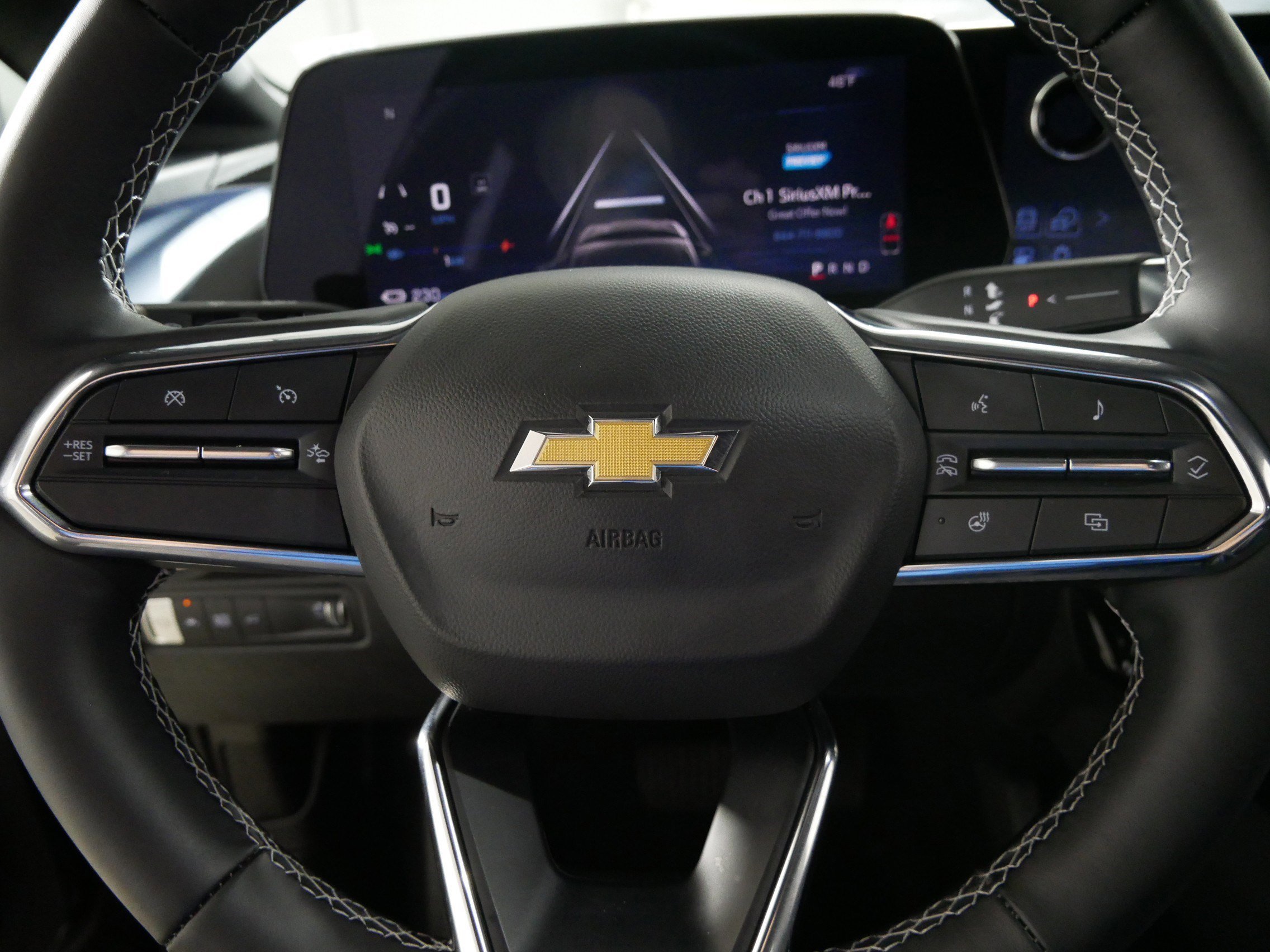 2024 Chevrolet Equinox EV LT - Photo 25