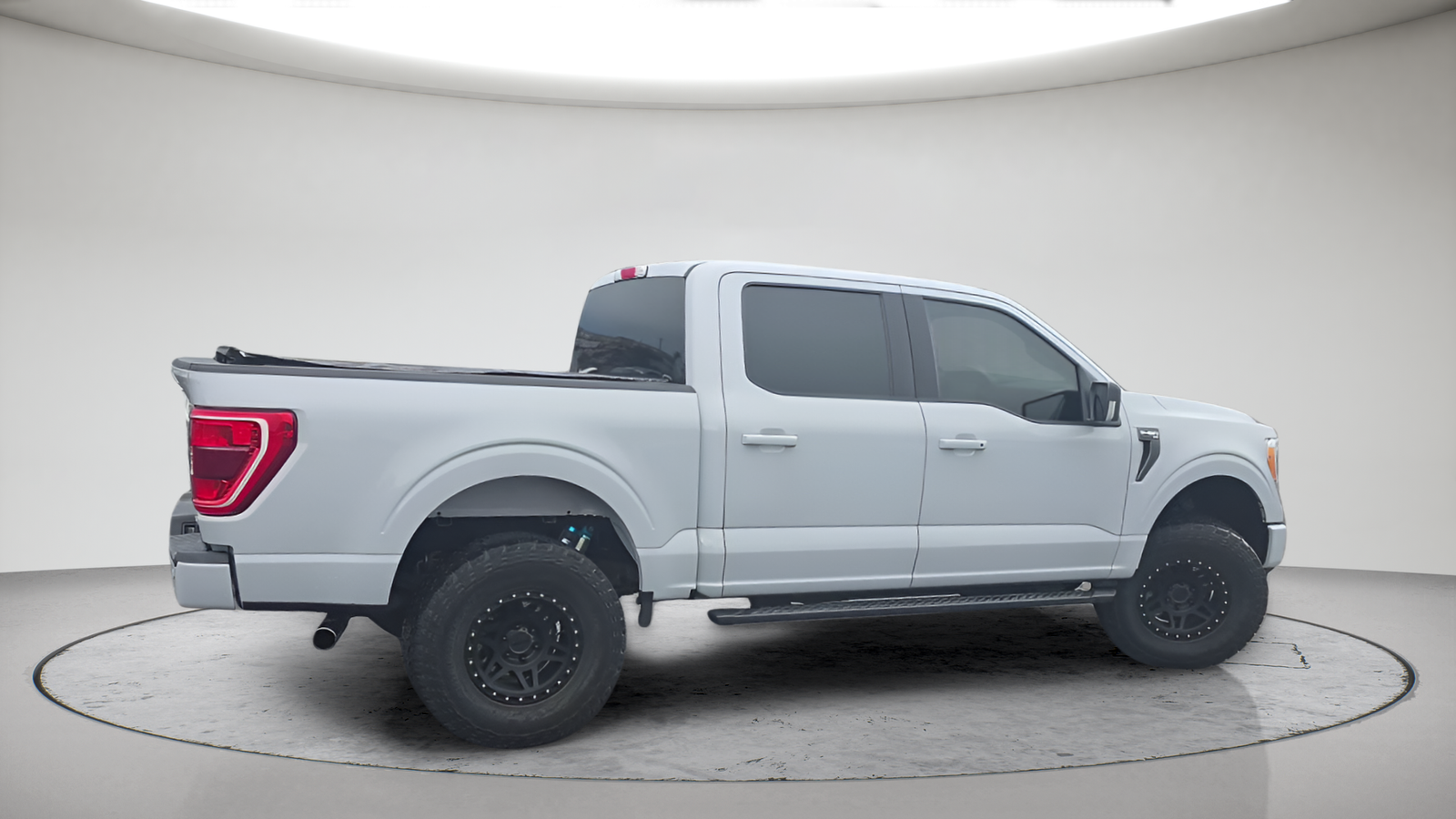 Used 2021 Space White Metallic Ford XLT image 6
