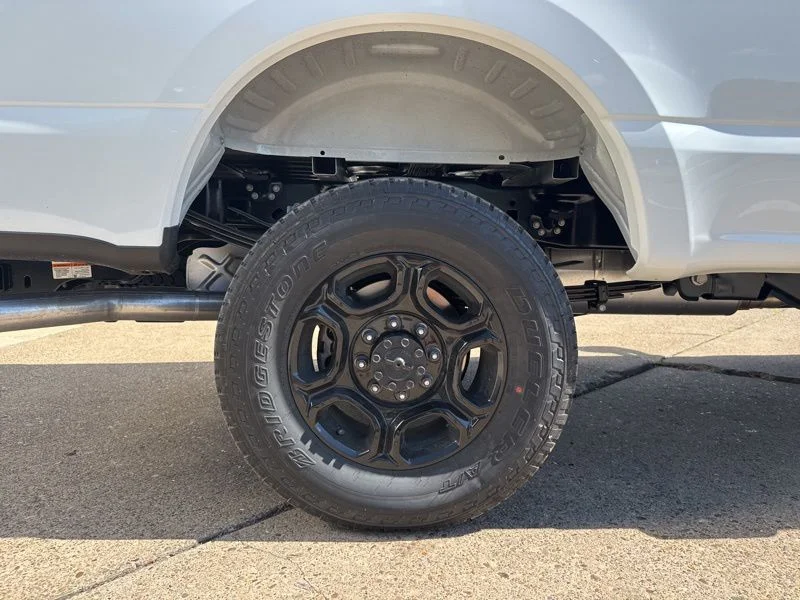 New 2025 Oxford White Ford F-350® XL image 9