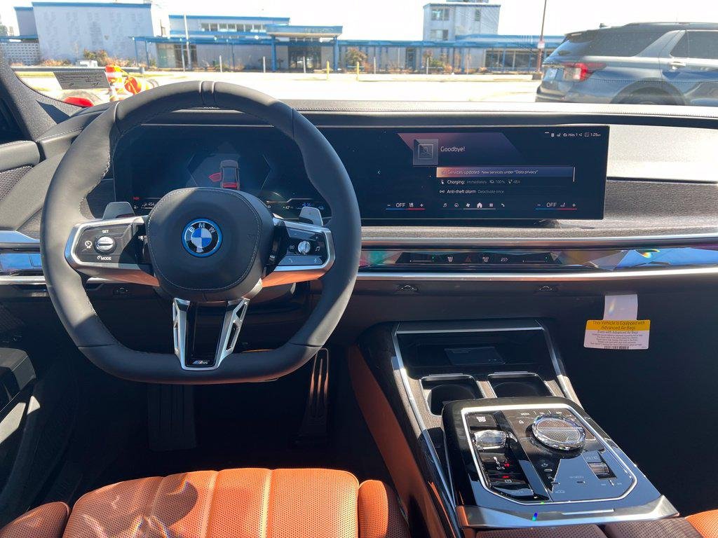 New 2026 Dravit Grey Metallic BMW 750e xDrive image 26