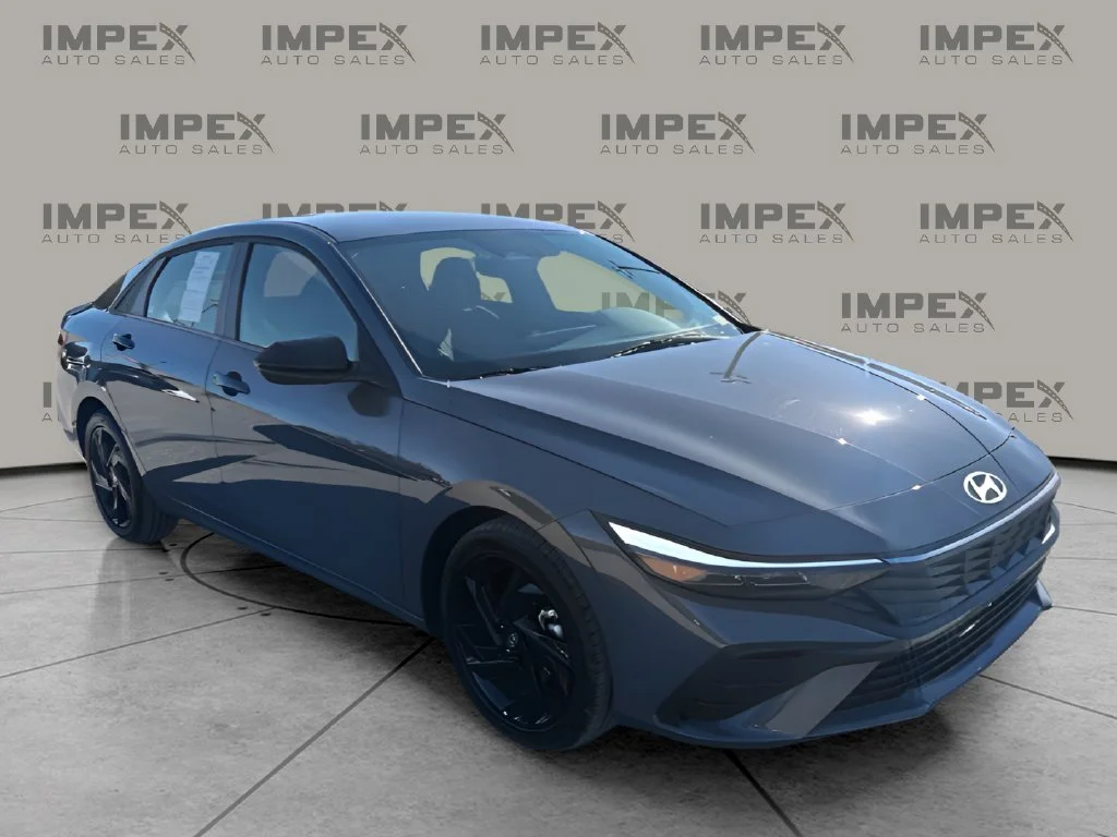 Used 2026 Gray Hyundai SEL Sport image 7