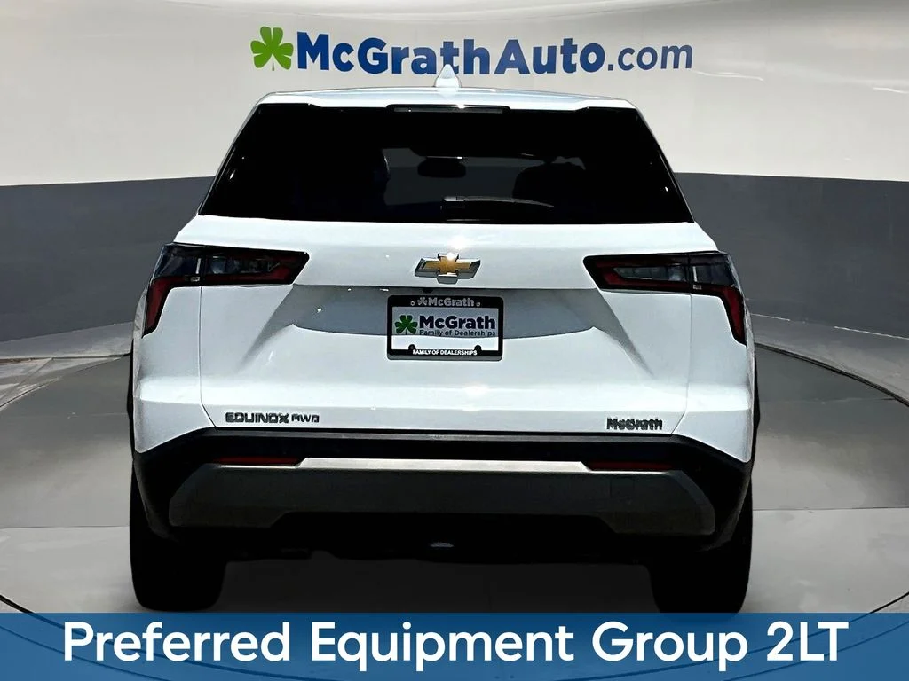 Used 2025 White Chevrolet LT image 7