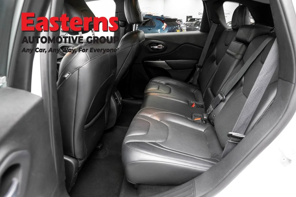 Used 2019 White Jeep Limited image 23