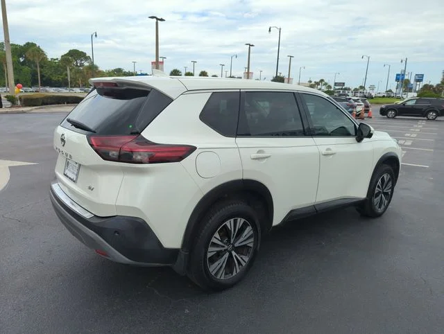 Used 2021 White Nissan SV image 6