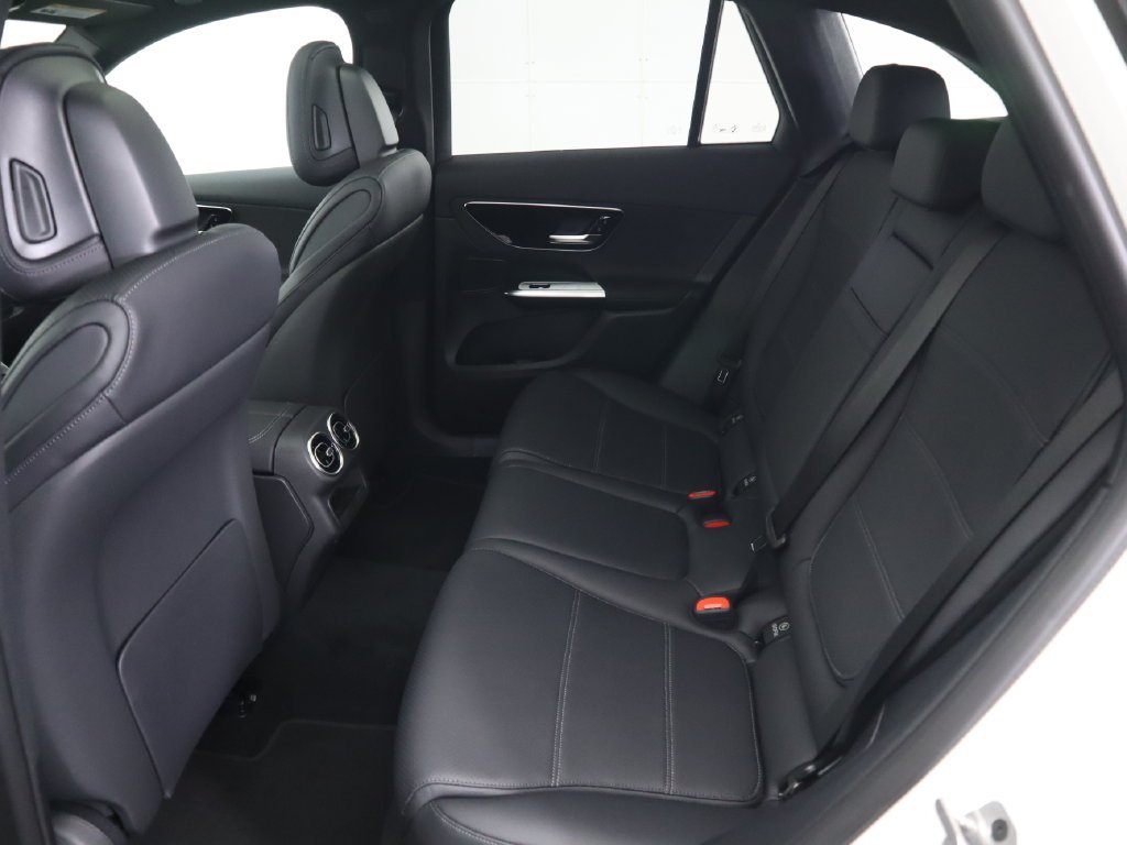 Used 2026 Polar White Mercedes-Benz GLC 300 image 22