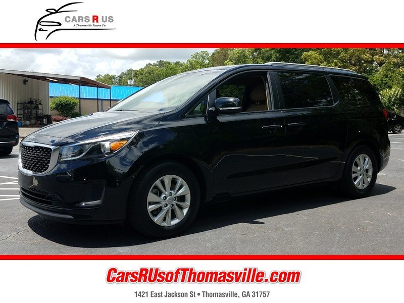 2017 Kia Sedona LX's photo