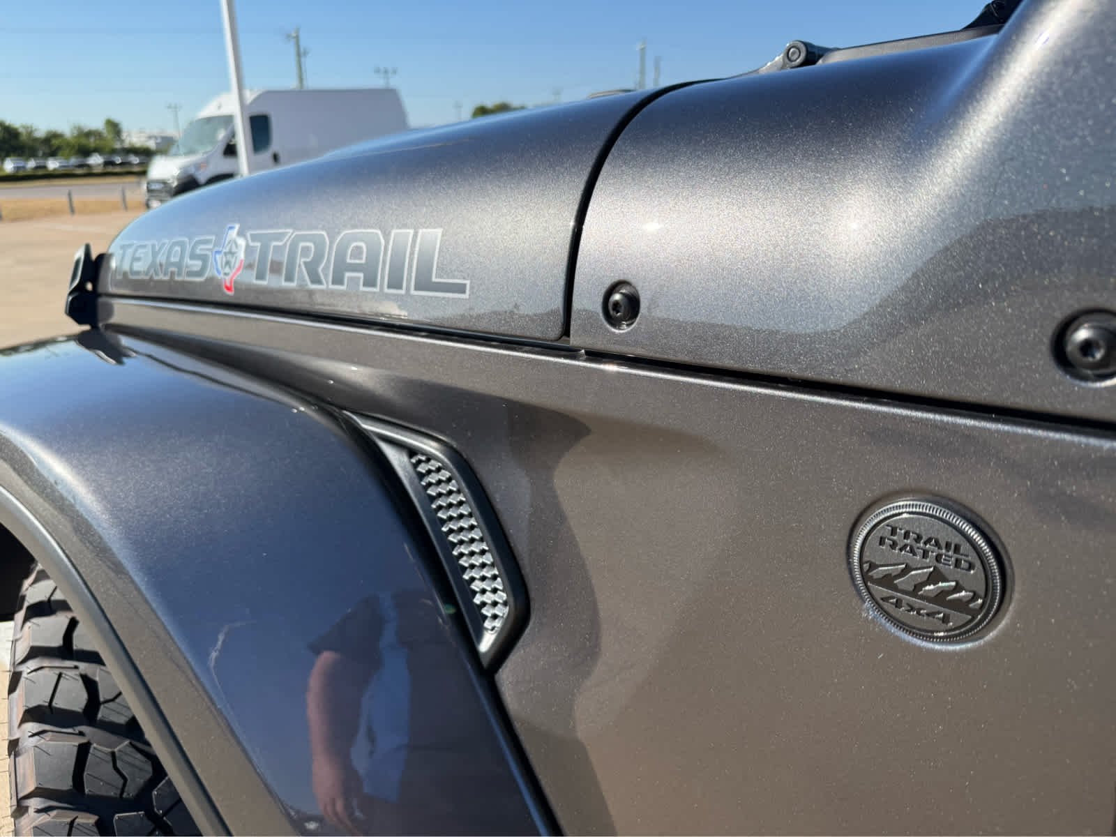 New 2026 Granite Crystal Metallic Clearcoat Jeep Texas Trail image 11