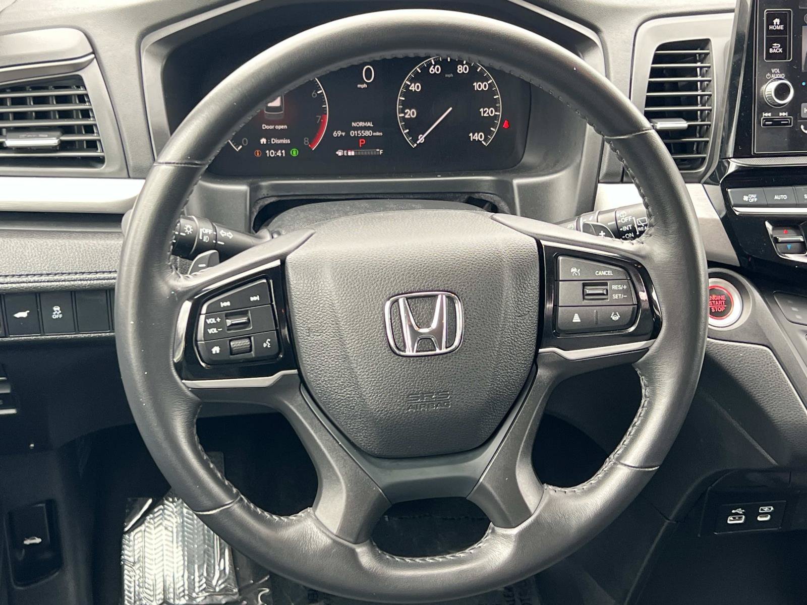 Certified Used 2025 Solar Silver Metallic Honda EX-L image 8