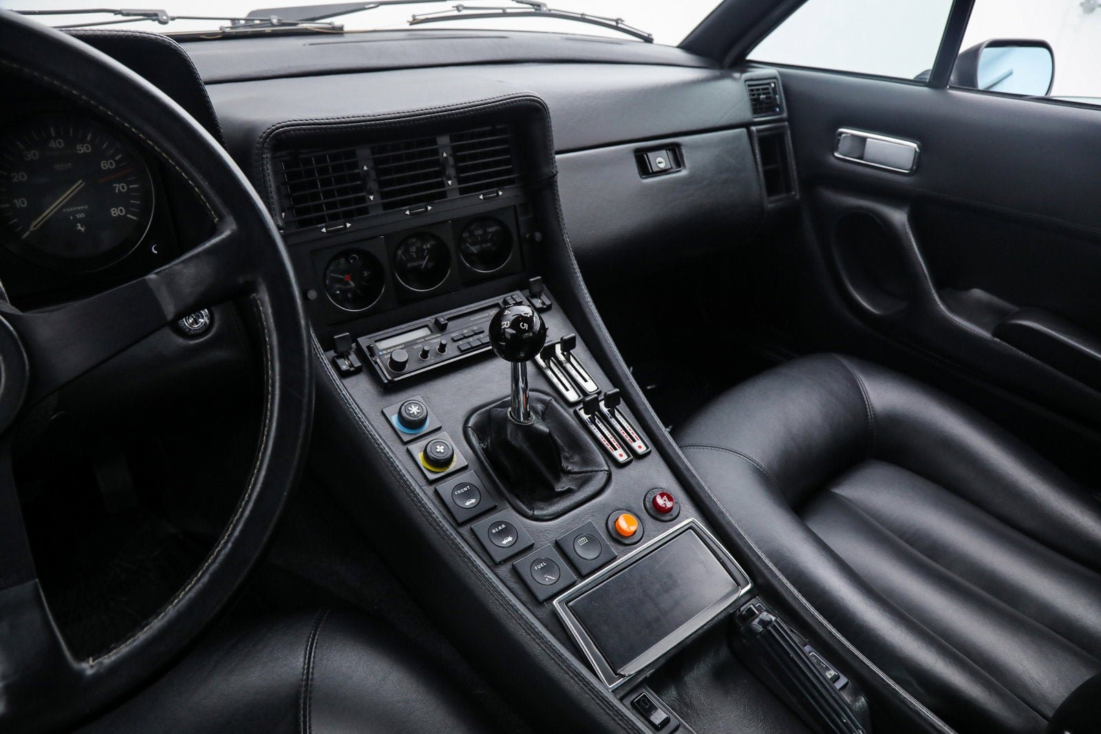 Used 1983 Nero Ferrari  image 28