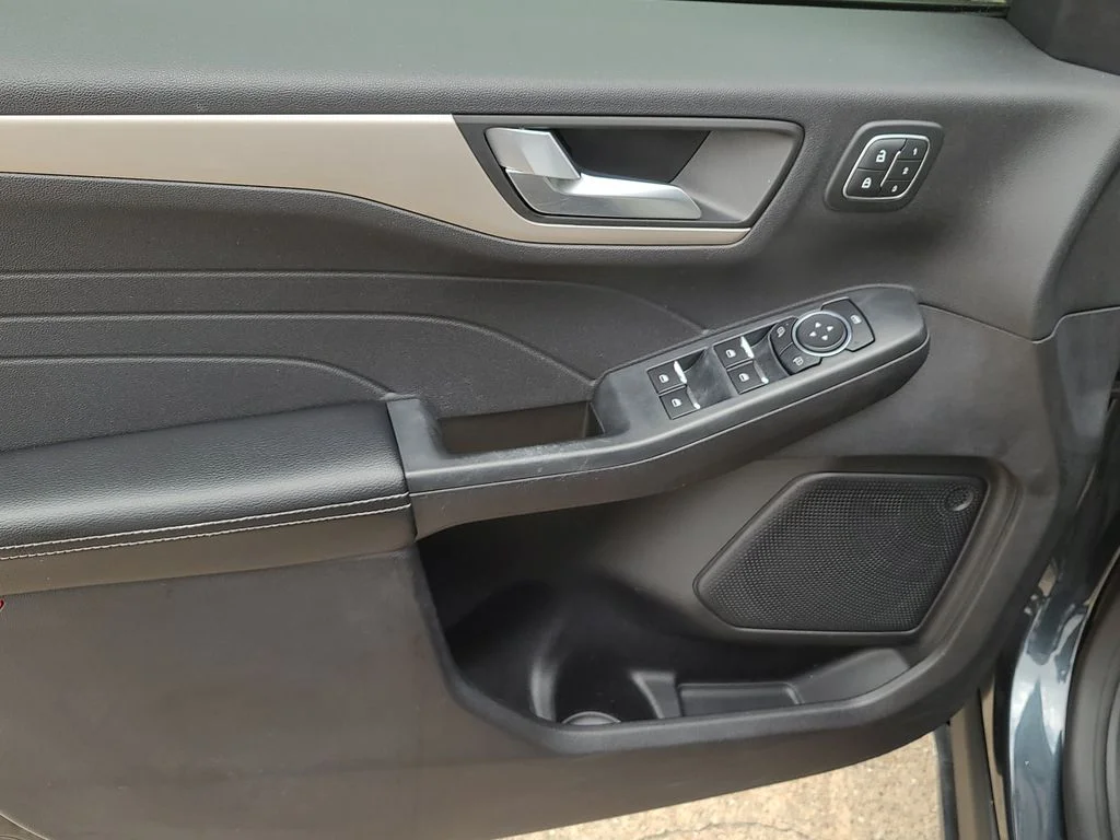 Used 2022 Blue Ford SEL image 21