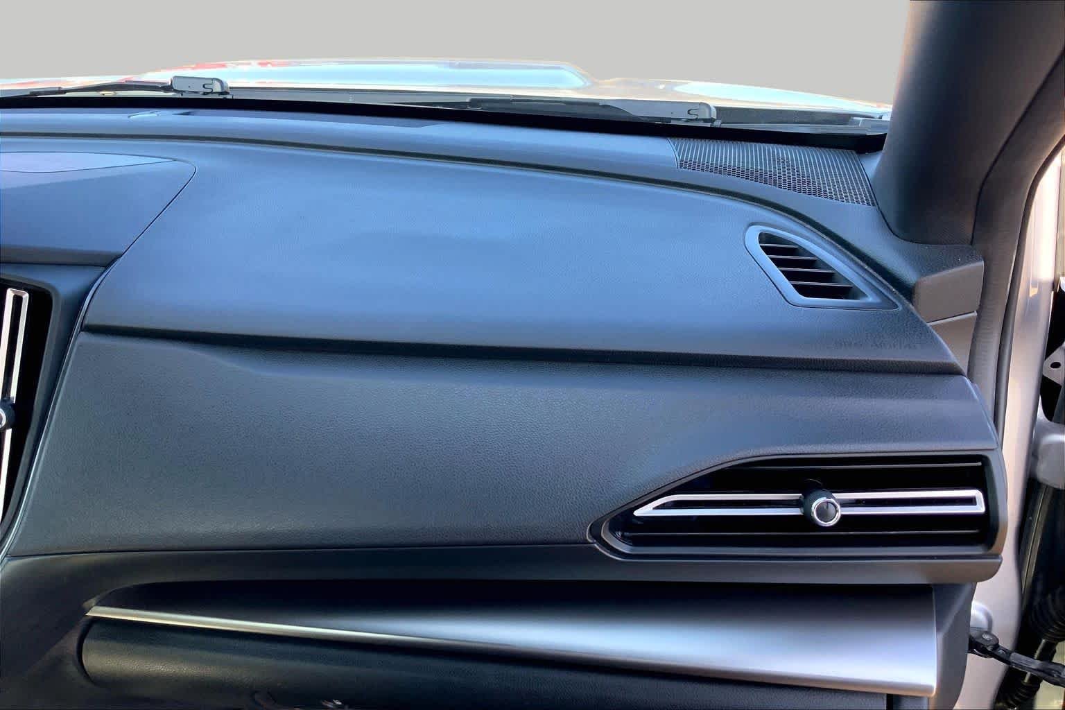Used 2023 Ice Silver Metallic Subaru Premium image 19