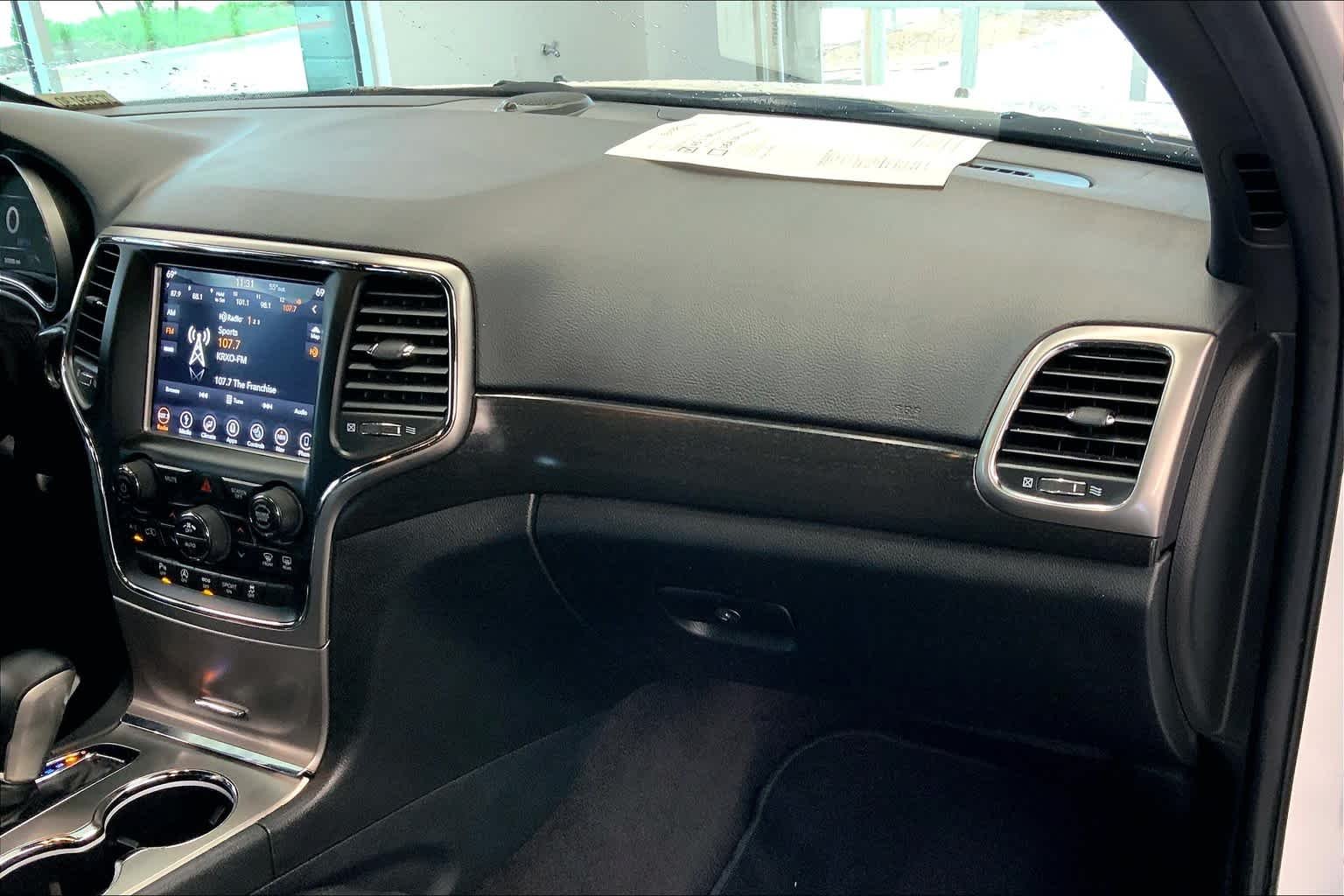 Used 2018 Bright White Clearcoat Jeep Altitude image 18
