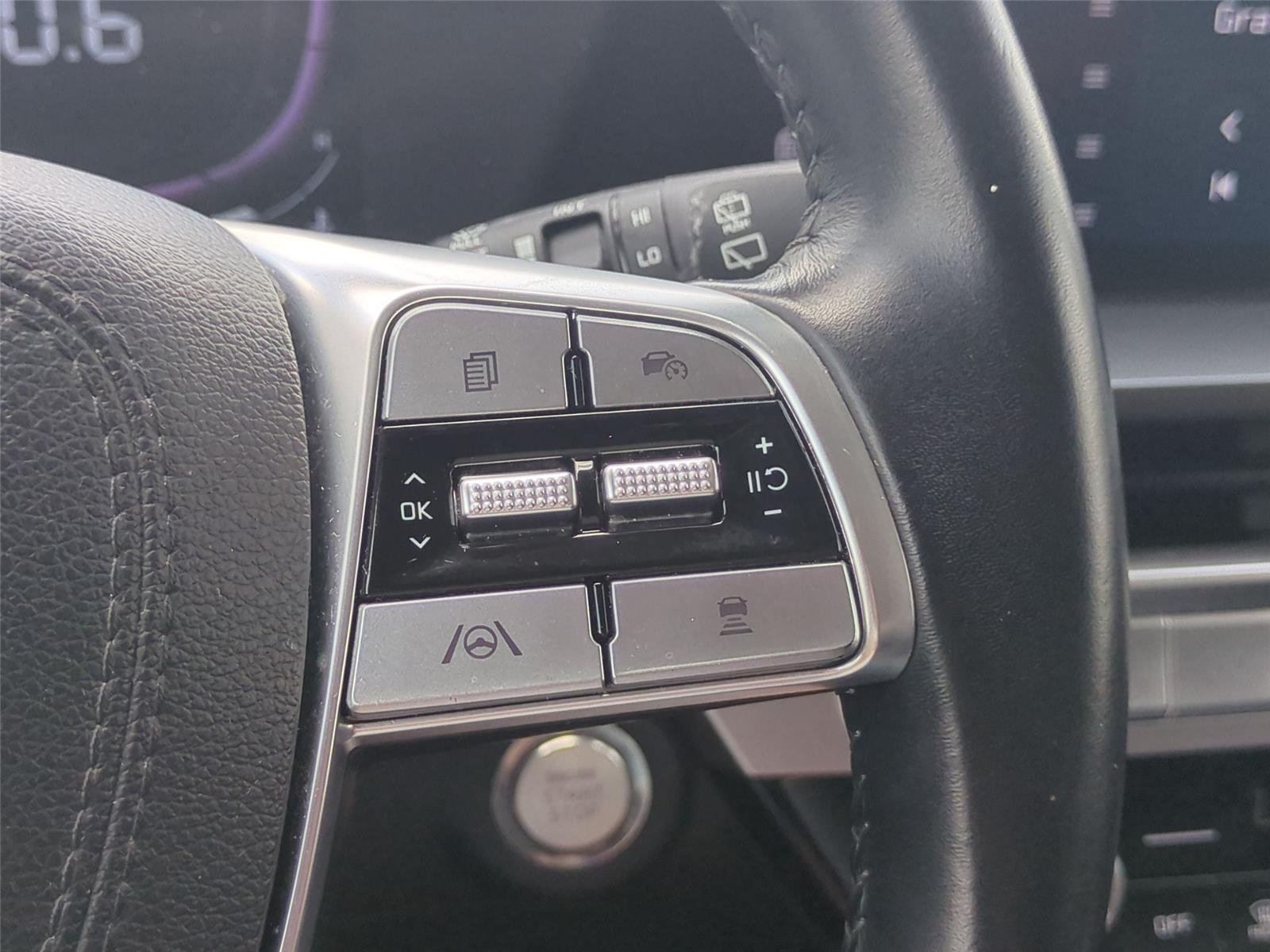 Used 2025 Ebony Black Kia S image 35