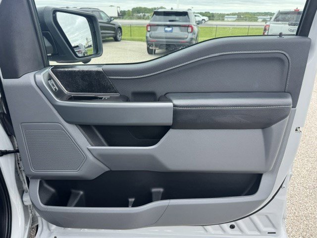 Used 2023 Avalanche Ford XLT image 32