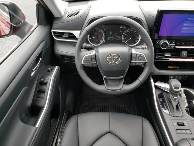 New 2026 Ruby Flare Pearl Toyota XLE image 16