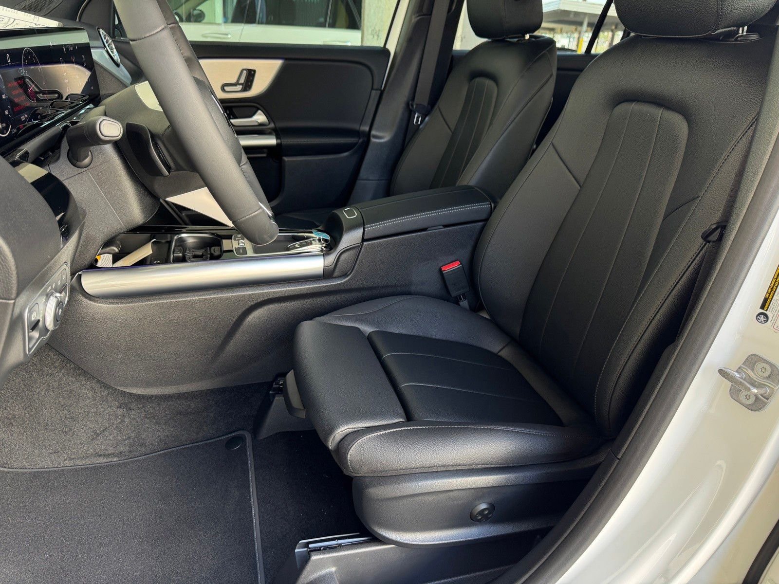 2025 Mercedes-Benz GLA GLA250 - Photo 11