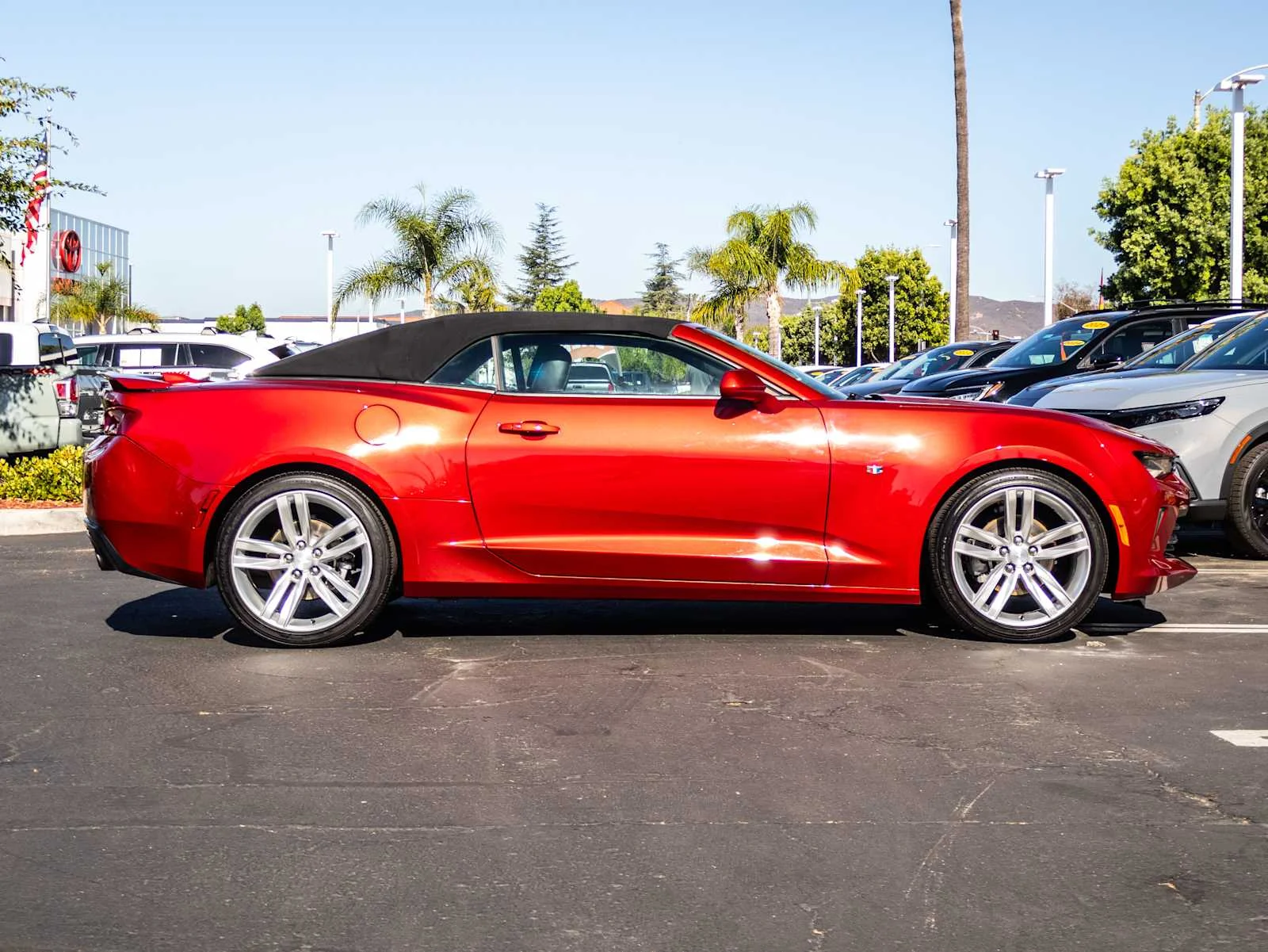 Used 2016 Red Chevrolet 2LT image 18