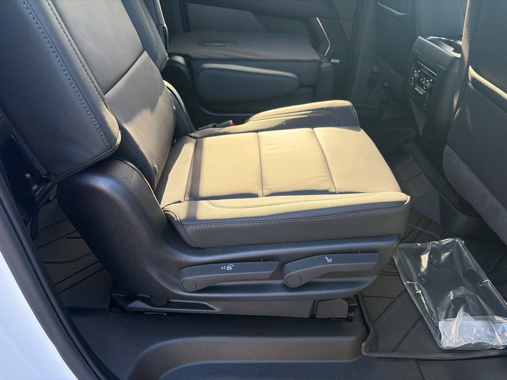 2026 Chevrolet Suburban LT - Photo 42