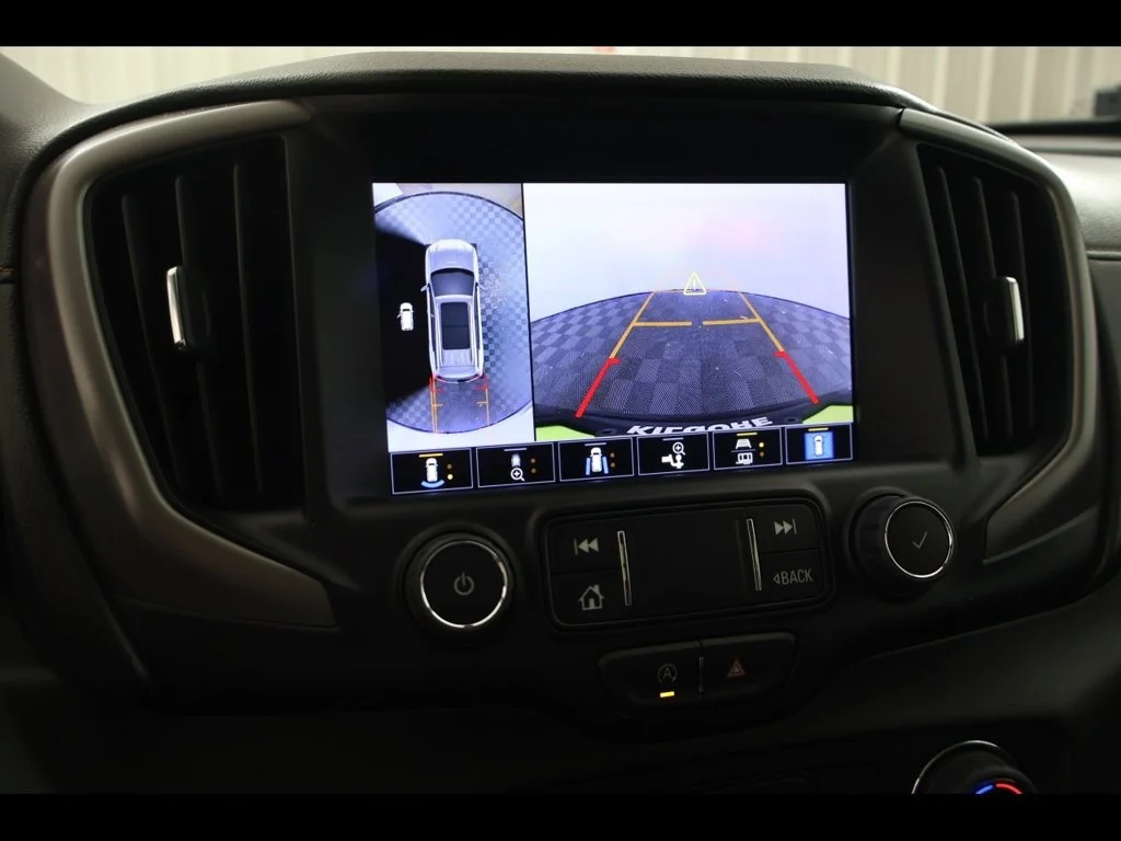 Used 2022 Black GMC AT4 image 22