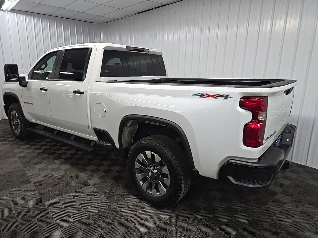 Used 2024 Summit White Chevrolet Custom image 9
