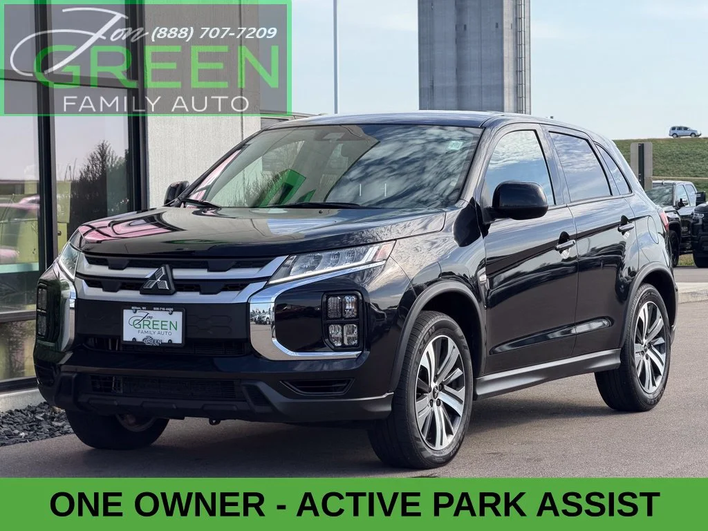 Used 2022 Black Mitsubishi 2.0 SE image 1
