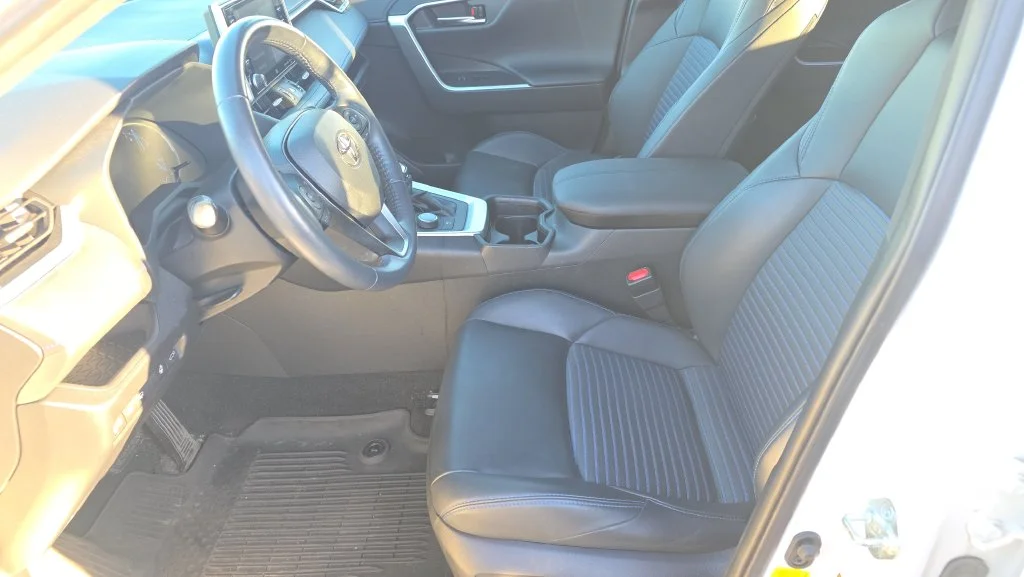 Used 2020 White Toyota XSE image 17