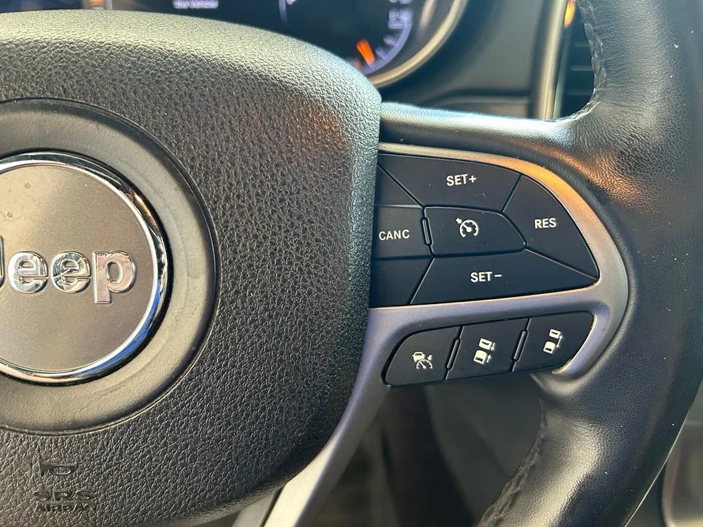 Used 2018 White Jeep Overland image 51