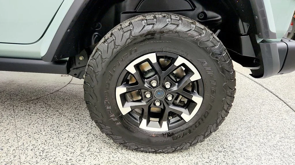 Used 2024 Earl Clearcoat Jeep Rubicon X 4xe w/ Nappa Leather, Steel Bumpers & Off-Road Camera image 9