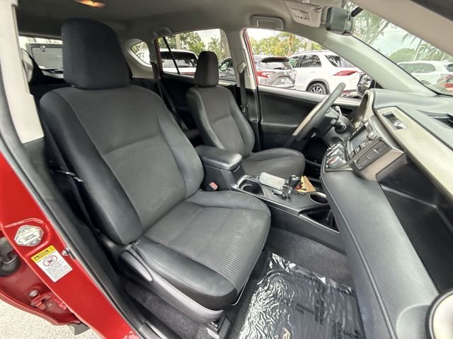 2015 Toyota RAV4 LE - Photo 26
