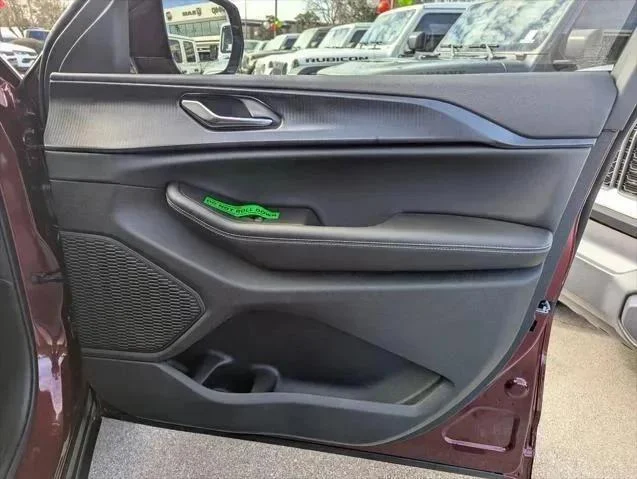 2025 Jeep Grand Cherokee Altitude - Photo 34