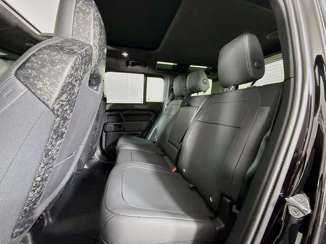 New 2026 Narvik Black Land Rover OCTA Black image 24